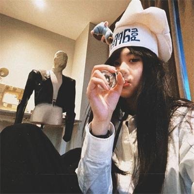 九尾藏不住